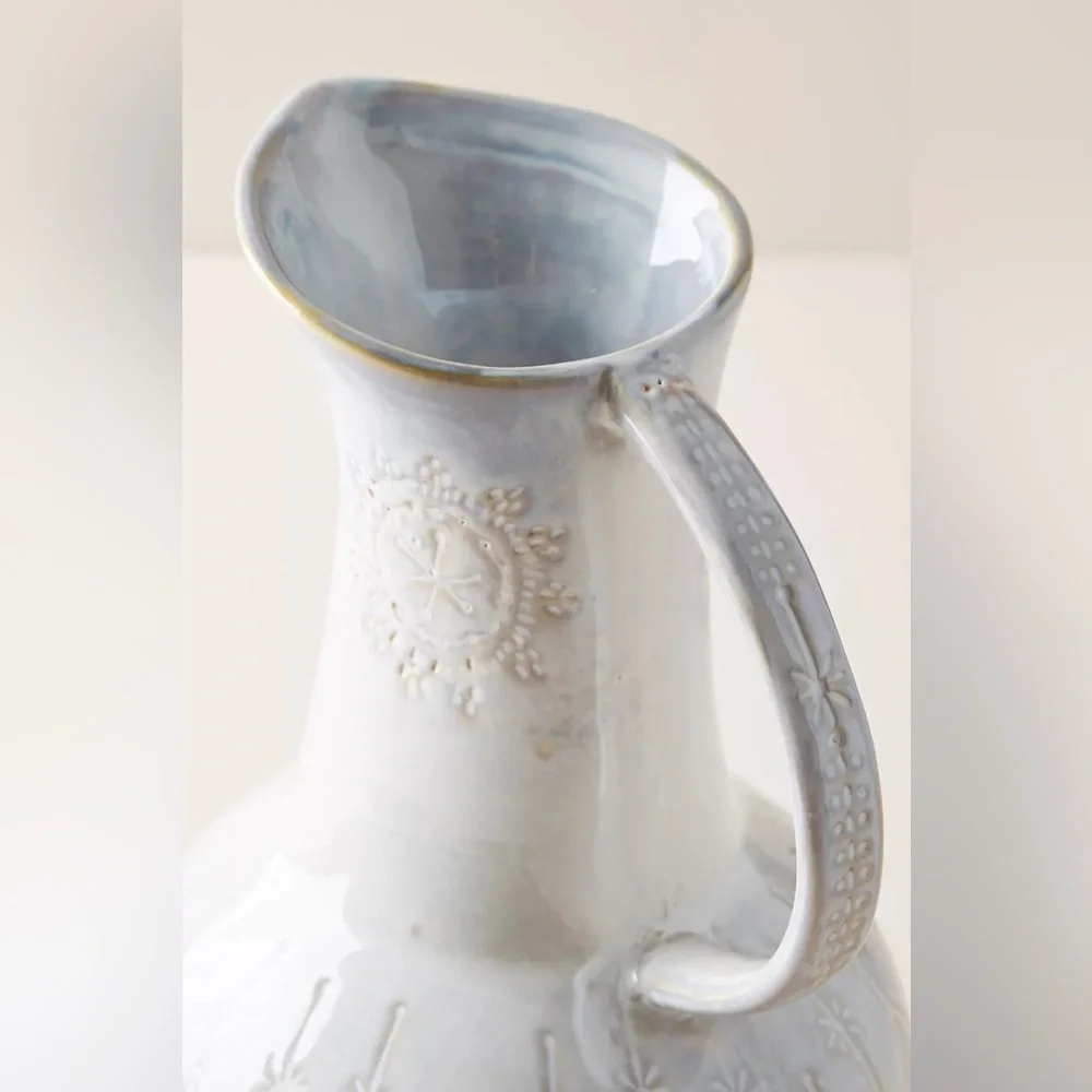 Makola Pitcher
